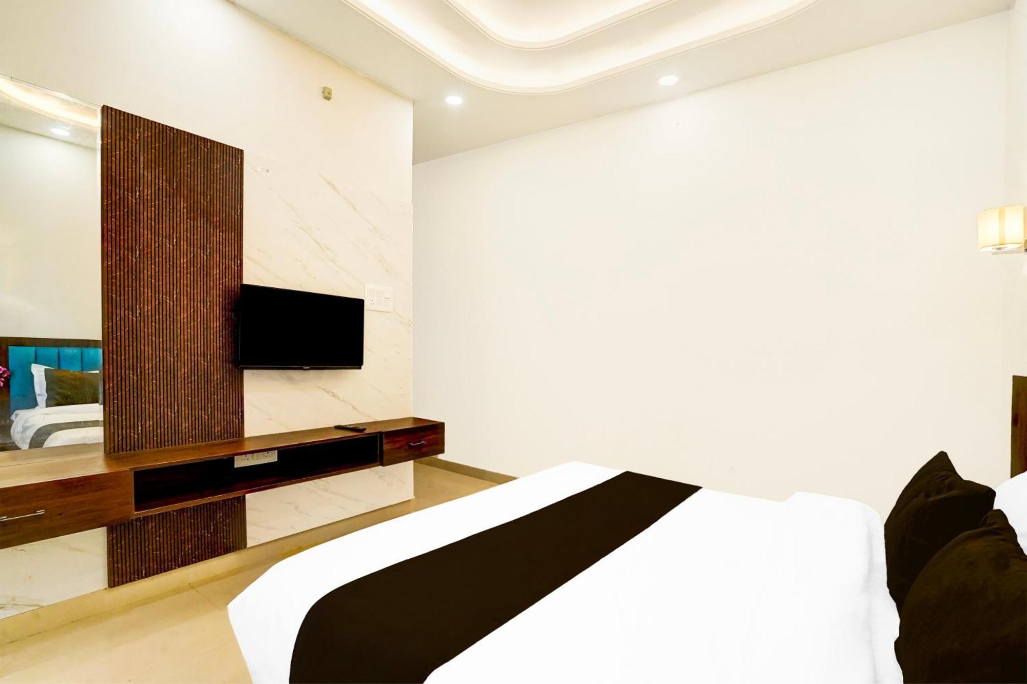 Hotel Collection O Golden Sapphire Džajpur Exteriér fotografie